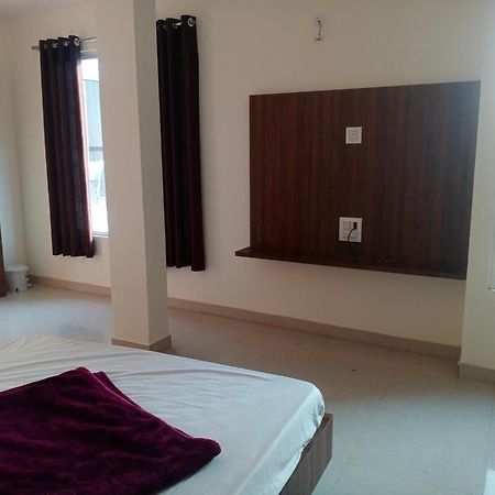 Hotel Soham Palace 乌贾因 外观 照片